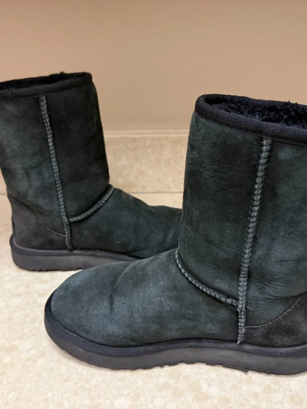 UGG Clasic Short Black Boots Size 6